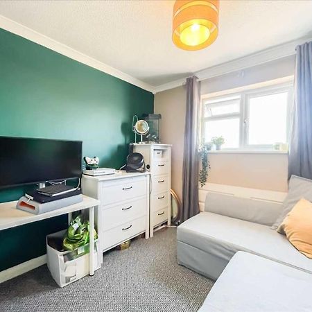 Nice, Bright & Friendly Home Hemel Hempstead Eksteriør bilde