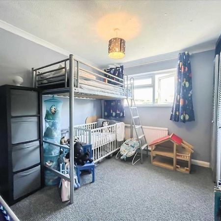 Nice, Bright & Friendly Home Hemel Hempstead Eksteriør bilde